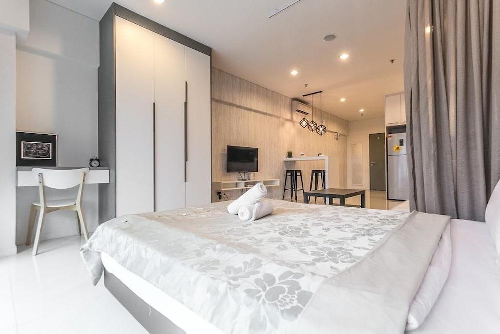 Mercu Summer Suite at  Edrea Homes