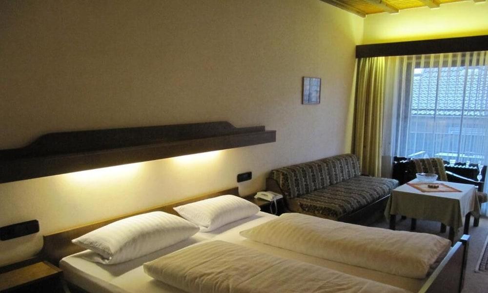 Hotel Restaurant Pension Krone Post