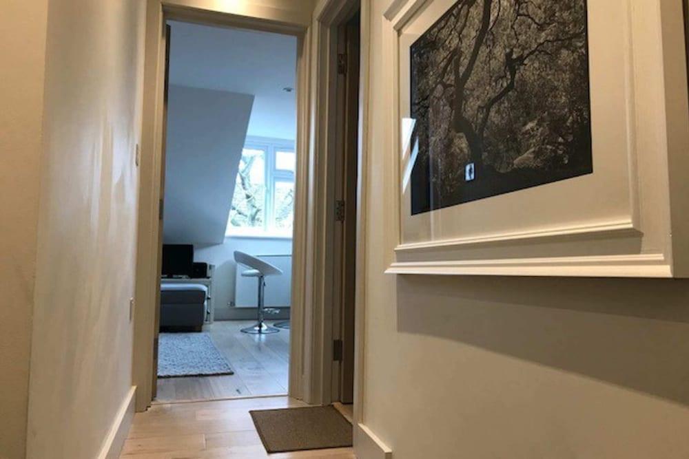 Stylish 2 Bed Apartment in West Hampstead