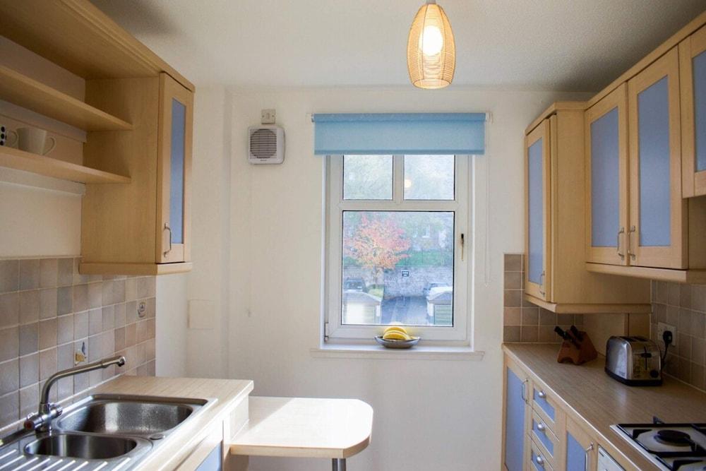 Peaceful 2 Bedroom Home with Parking