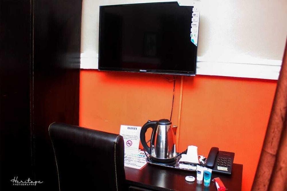 House Eleven Hotels and Apartments