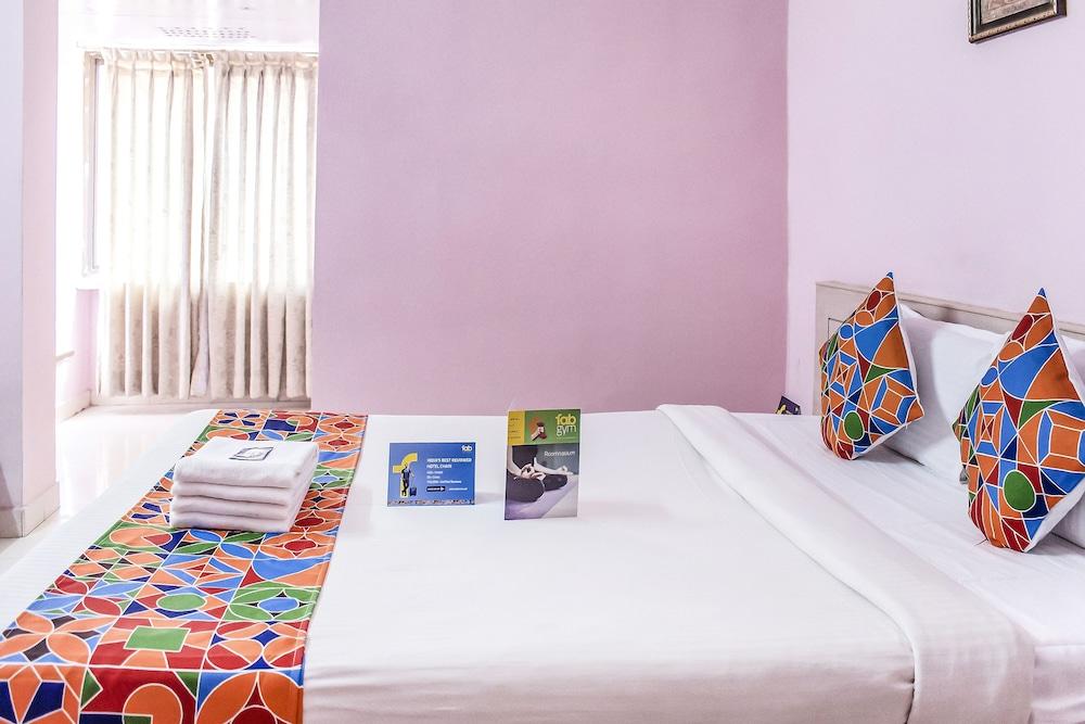 FabExpress Manny's Palace