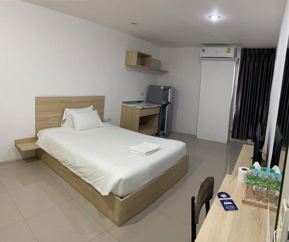 Baan Mae Suvarnabhumi Airport