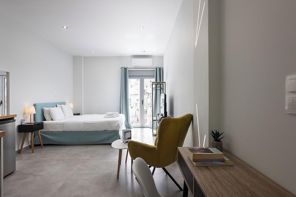 The Omnia Collection Pagrati