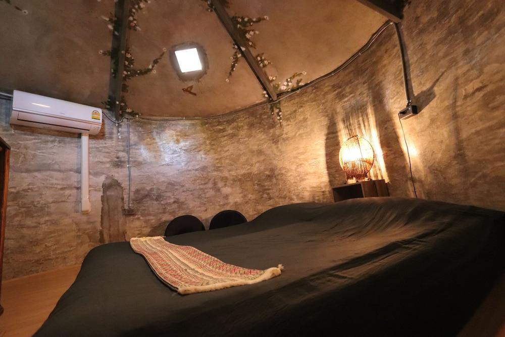 Leafy Greens Clay House