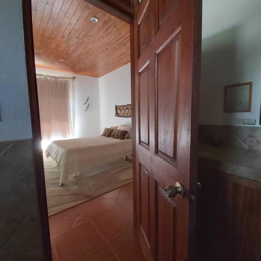 Casa Alice Surf Lodge