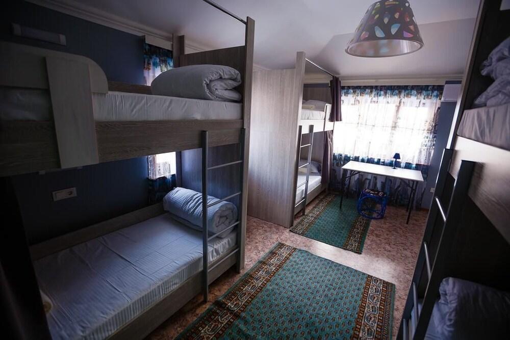 Mountain Road Hostel