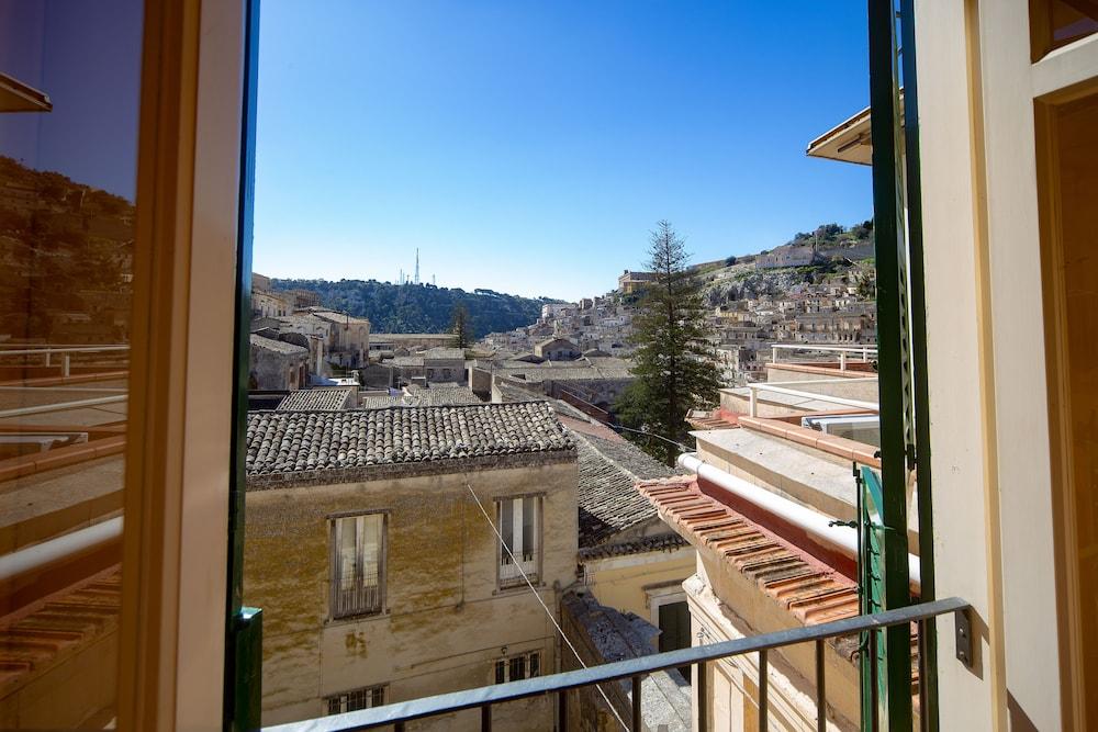 Casa Albergo Portale Pirrera