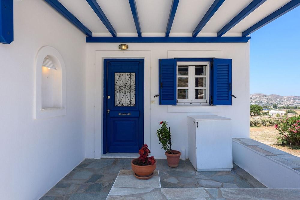 Aigaiou Avra Apartments