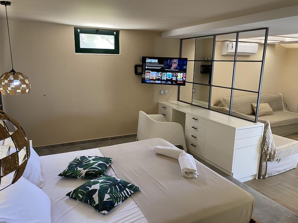 Papaduke House Kalives-Chania - Panoramic Sea View