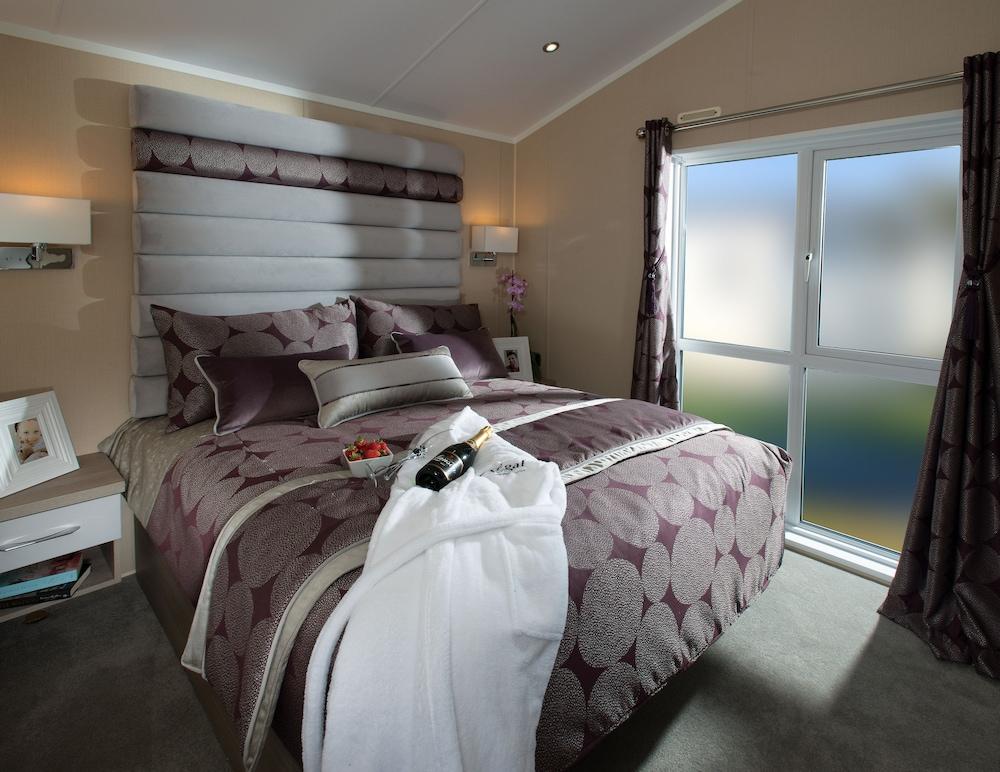 The Lakes Rookley Holiday Park