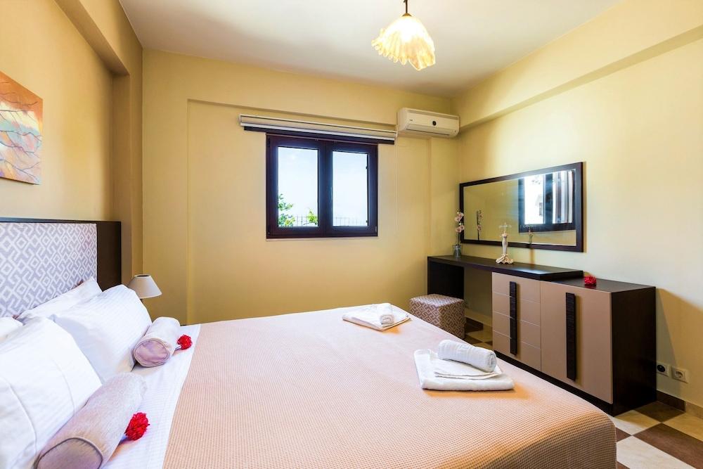 disCrete Villa Chromonastiri