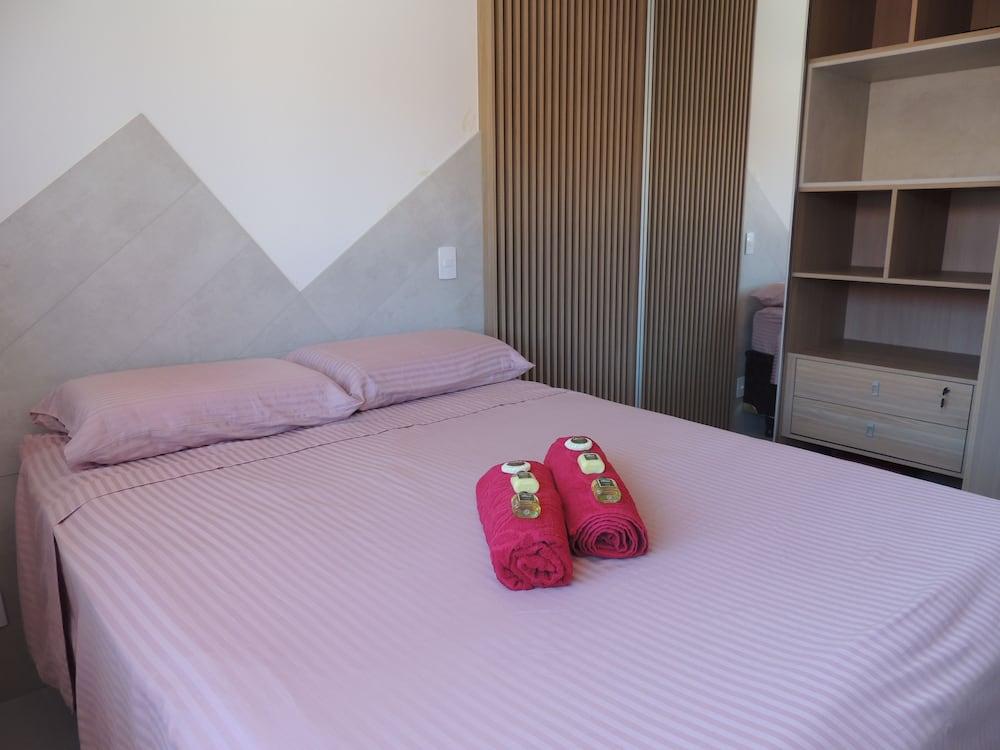 Casa com 3 Quartos em Condomínio Geriba