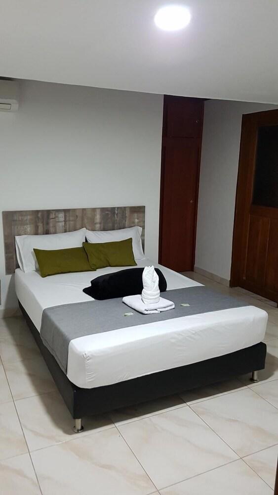 Hotel Porton Colonial