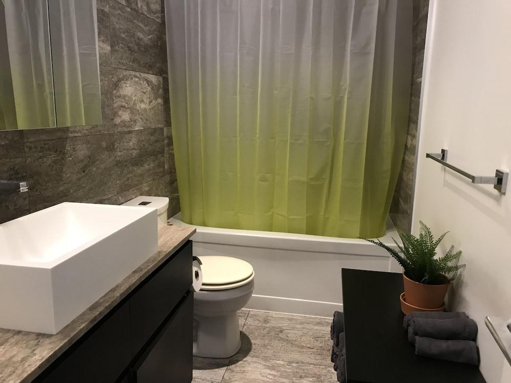 Private Home 3 Bedroom 2 Bath Downtown