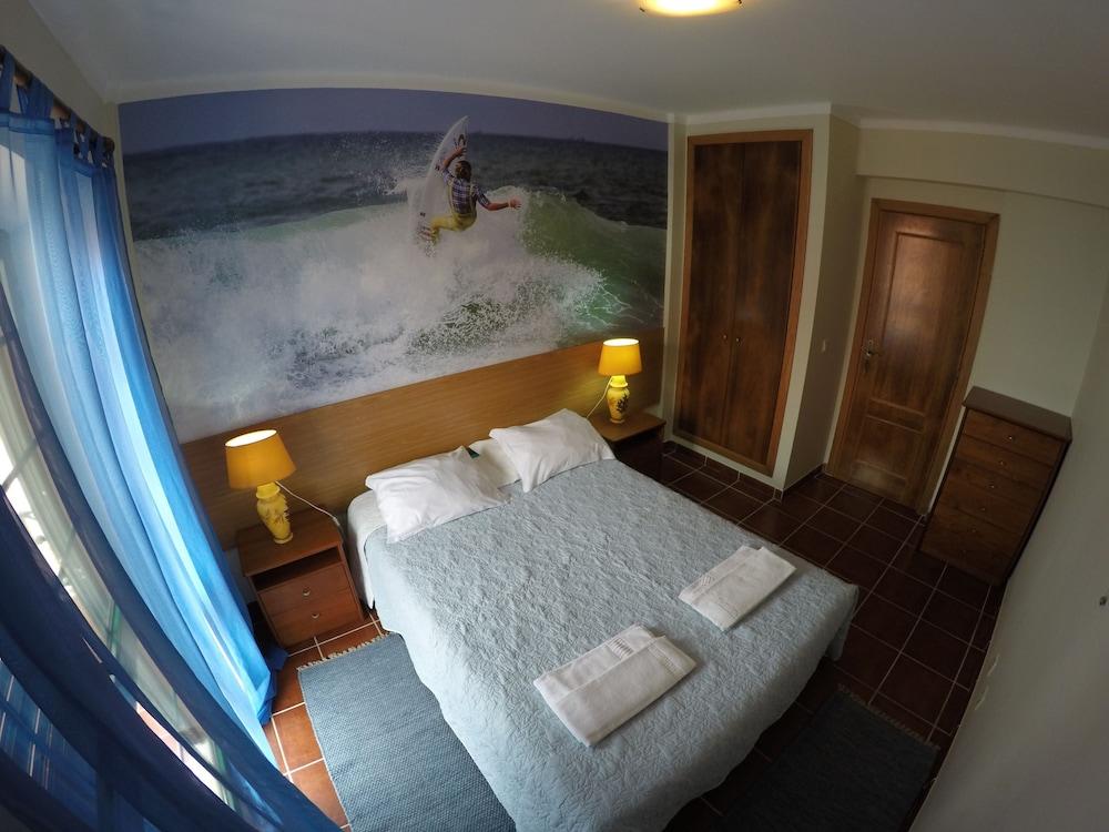 Supertubos Beach Hostel