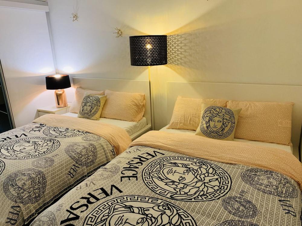 A&A Suites Magnificent 3-BD apt in DT