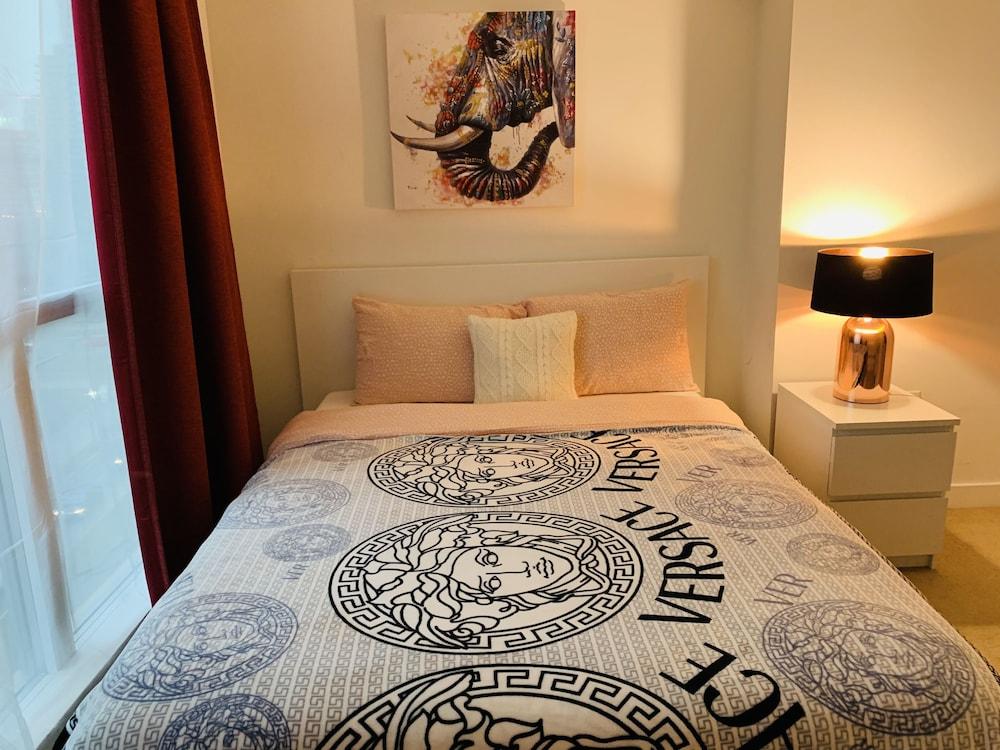 A&A Suites Magnificent 3-BD apt in DT