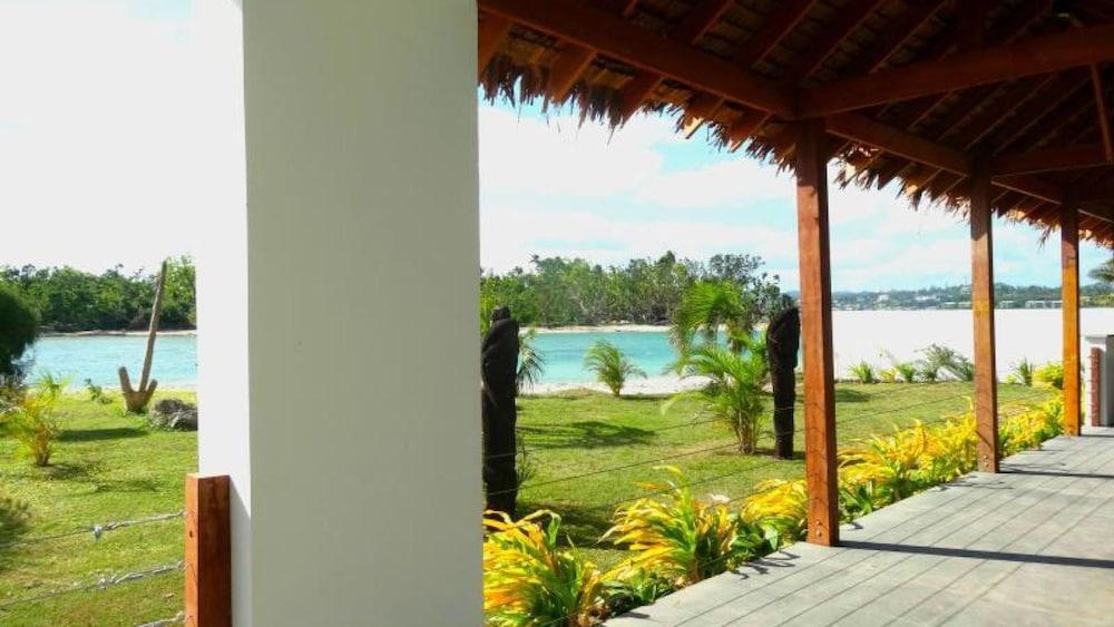 Paradise Point Views