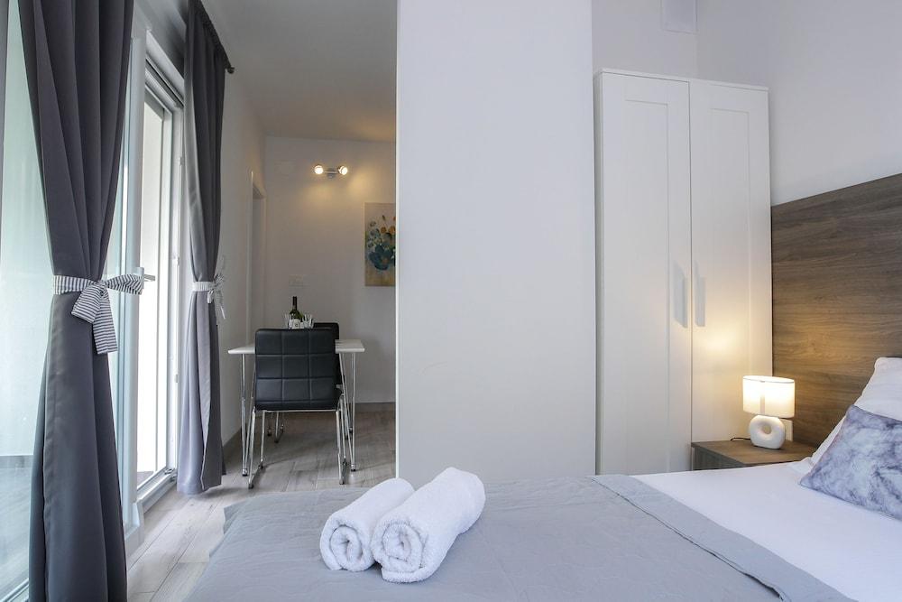 Pool Apartments Privilege