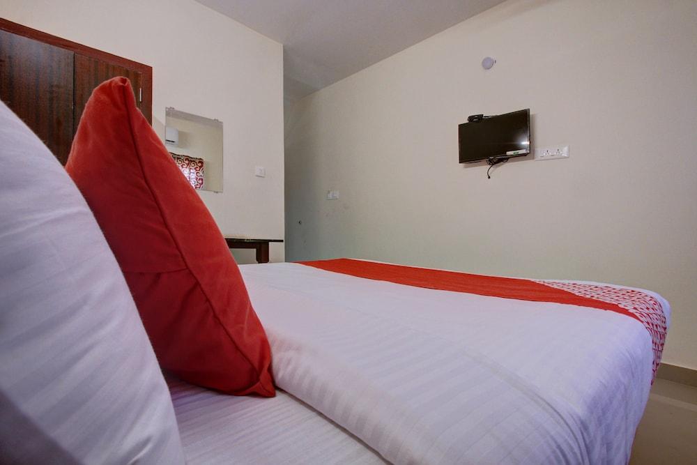 OYO 24301 Century Park