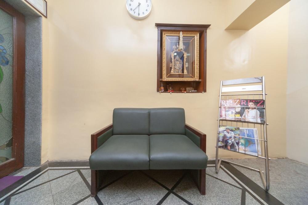 OYO 22280 Kences Inn