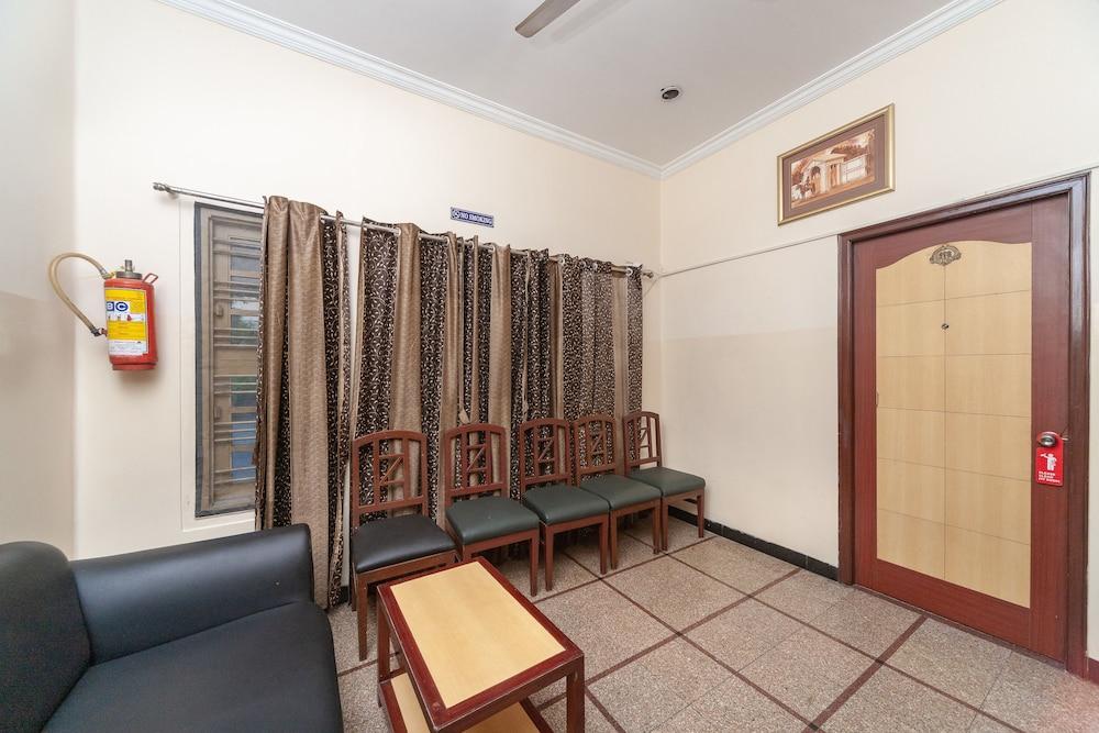 OYO 22280 Kences Inn