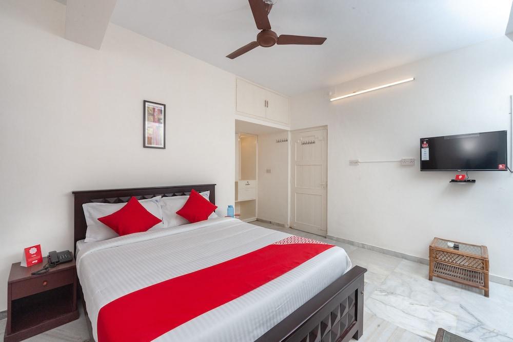 OYO 24168 Amrita Inn