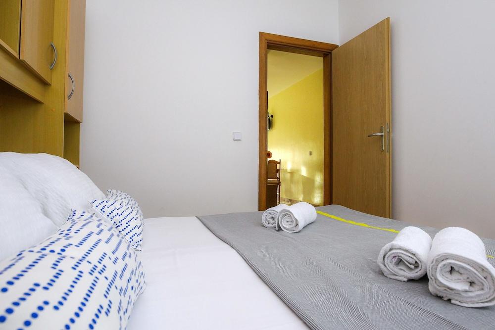 Pool Apartments Lucky Luke