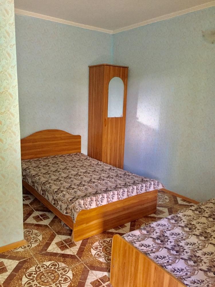 Rodnichok Guesthouse