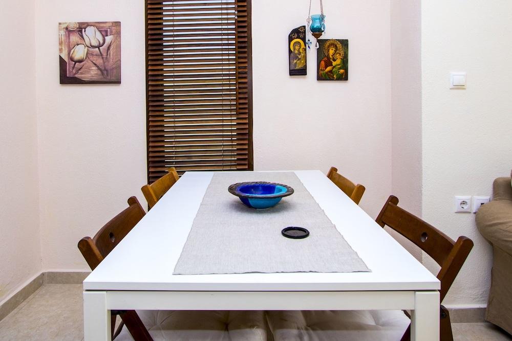 Guedin Sea Side House