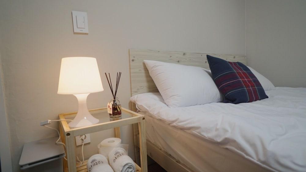 YH GuestHouse - Hostel