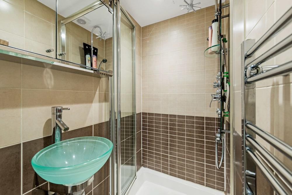 12 43 Clanricarde Gardens