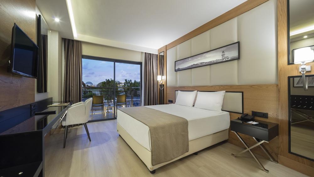 Aydinbey Queen's Palace & Spa - Ultra All Inclusive