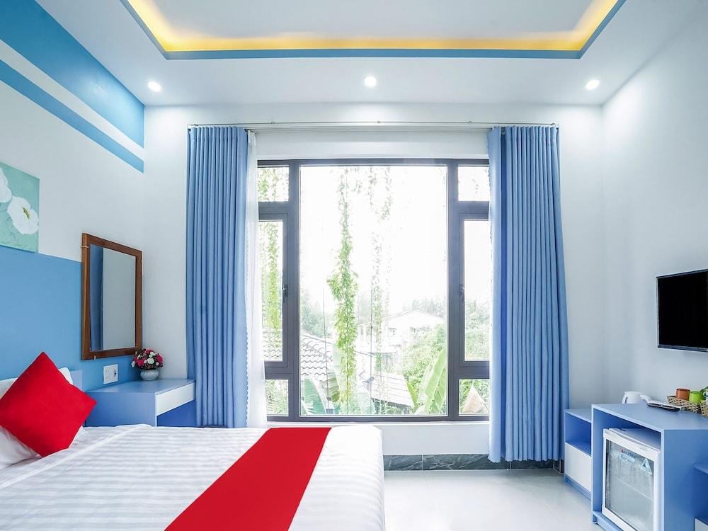 An Bang River Lake Villa