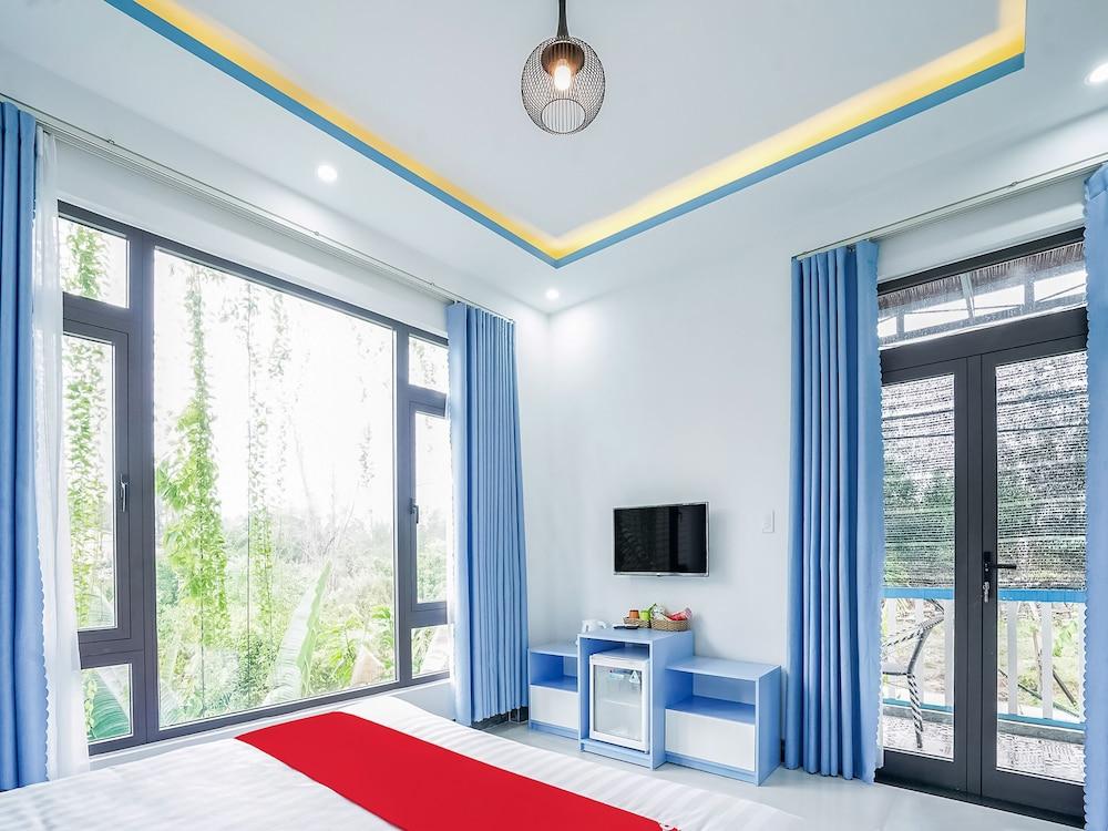 An Bang River Lake Villa