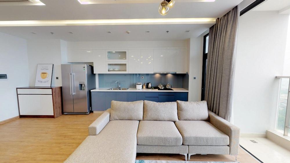 Luxury Apartment in Vinhomes Metropolis