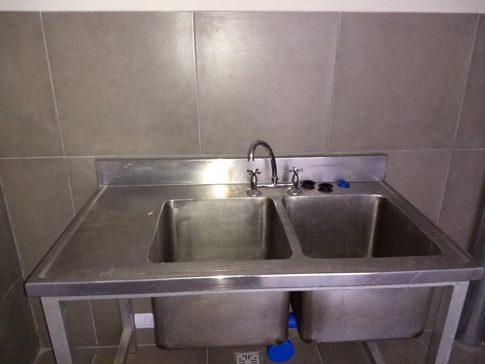 Independencia 1302 9C by HB