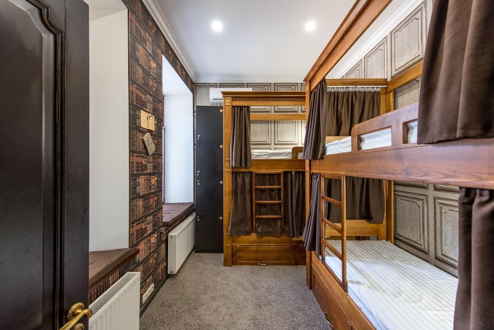 TsaTsa Hotel - Hostel