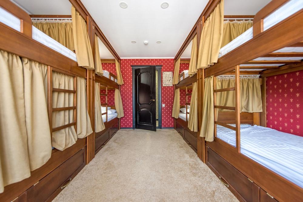 TsaTsa Hotel - Hostel