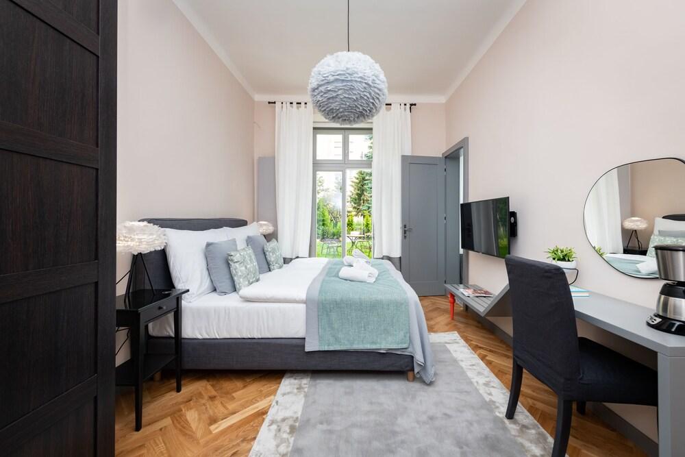 EMPIRENT Garden Suites