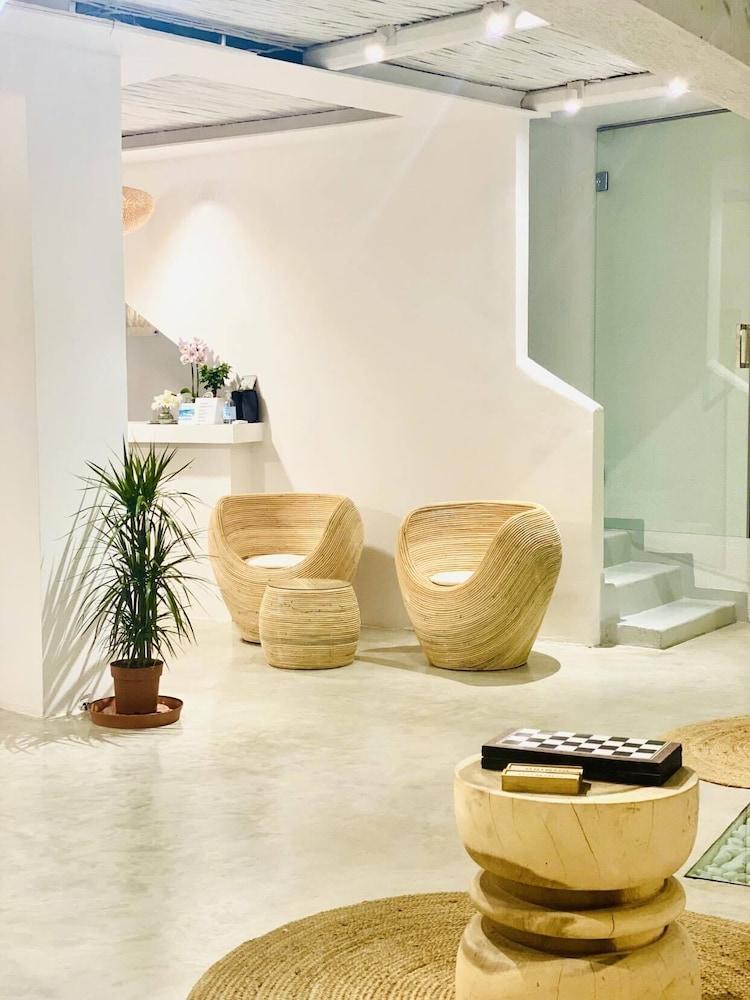 Geo & Art Boutique Hotel