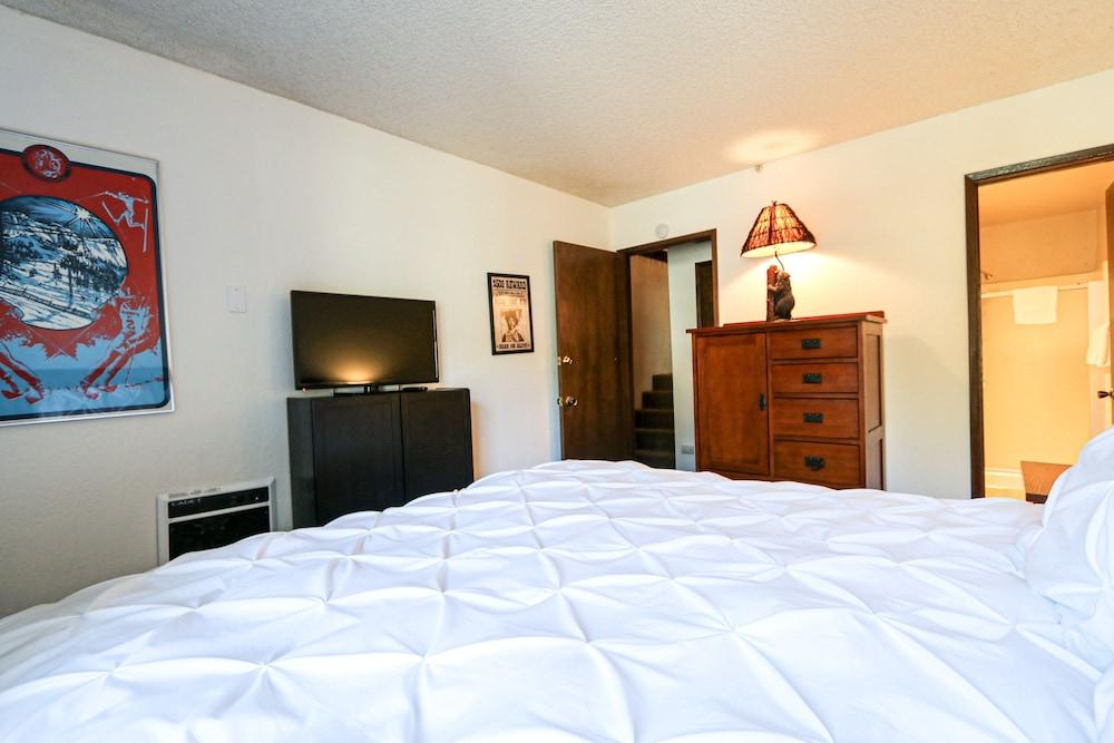 Chamonix #94 3 Bedroom Condo by RedAwning