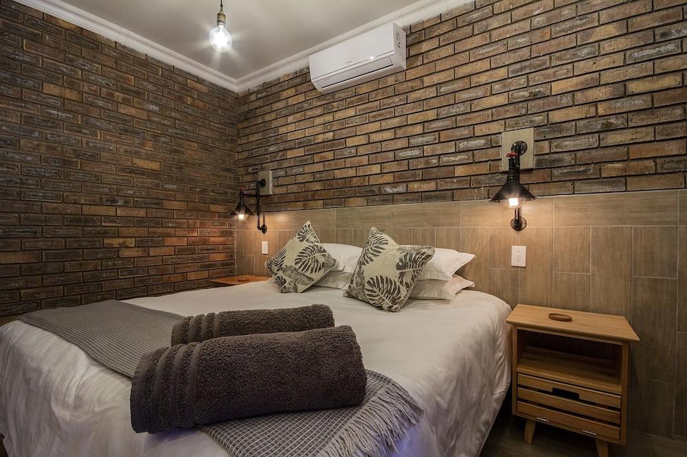 St Lucia Livingston Lodge