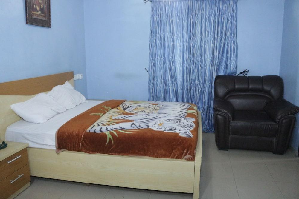 Chisam Suites Annex