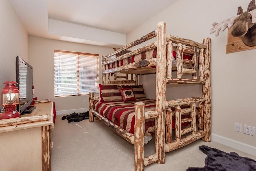 Mammoth Gateway Village # 8