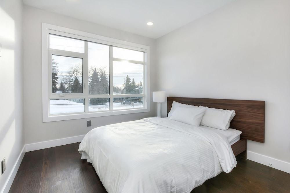 New Luxury Townhome 27