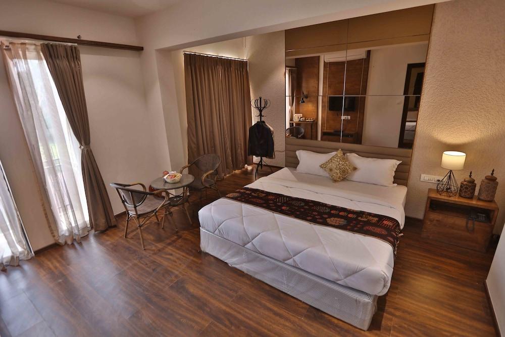 Hotel President Cottage Resort