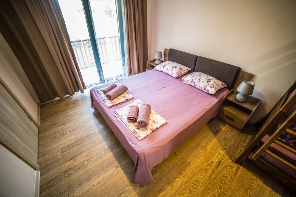 Bakuriani Plaza B-217