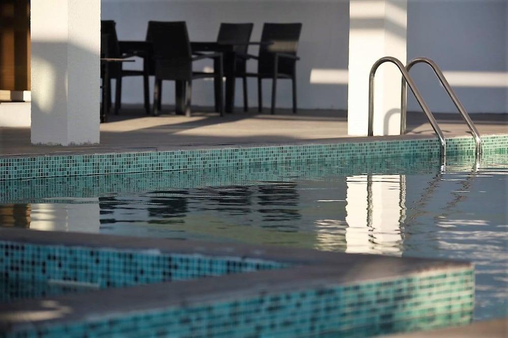 Jawharat Al-Rumais Villas & Spa